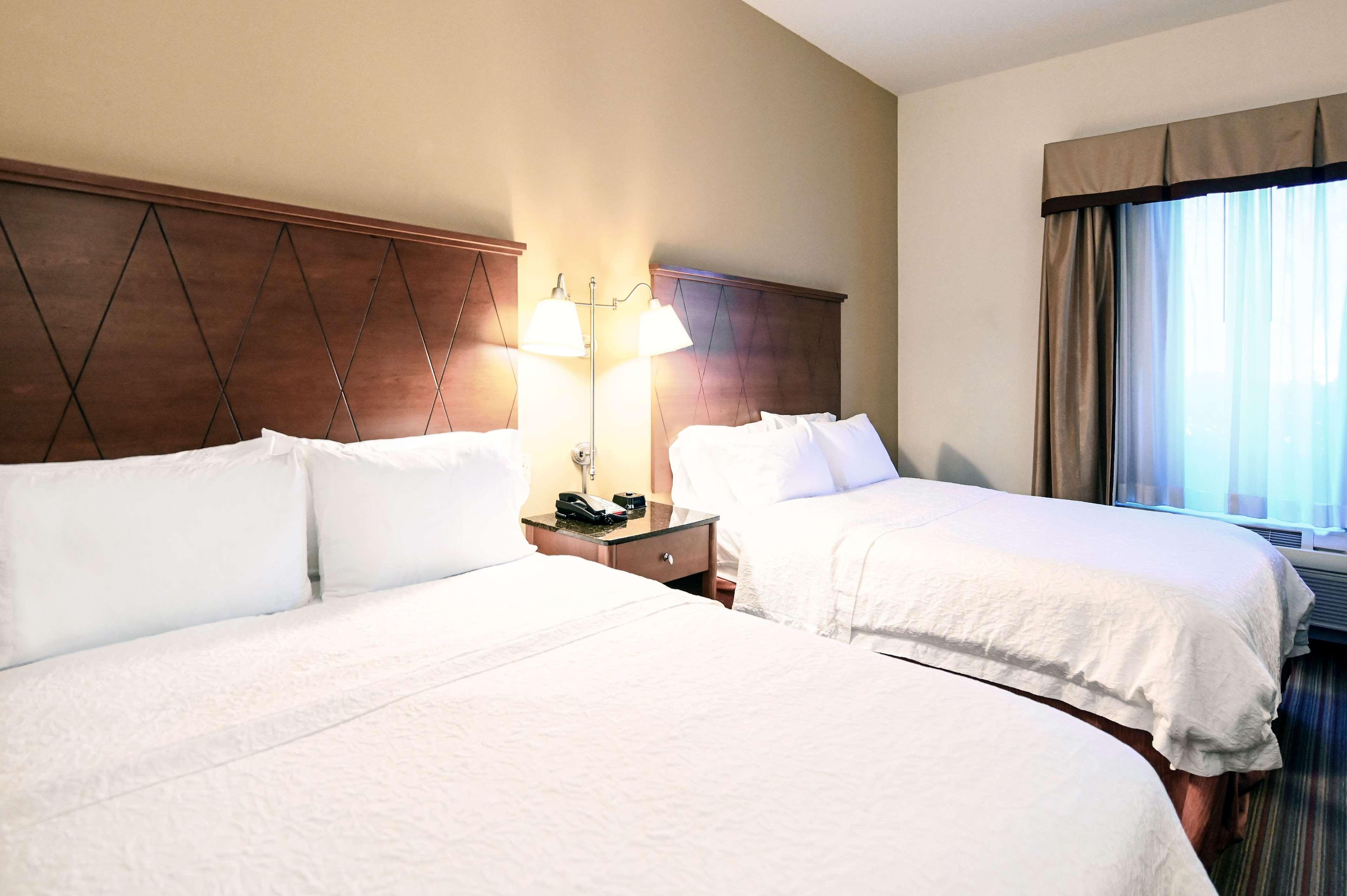 Hampton Inn Hampton-Newport News Exterior photo