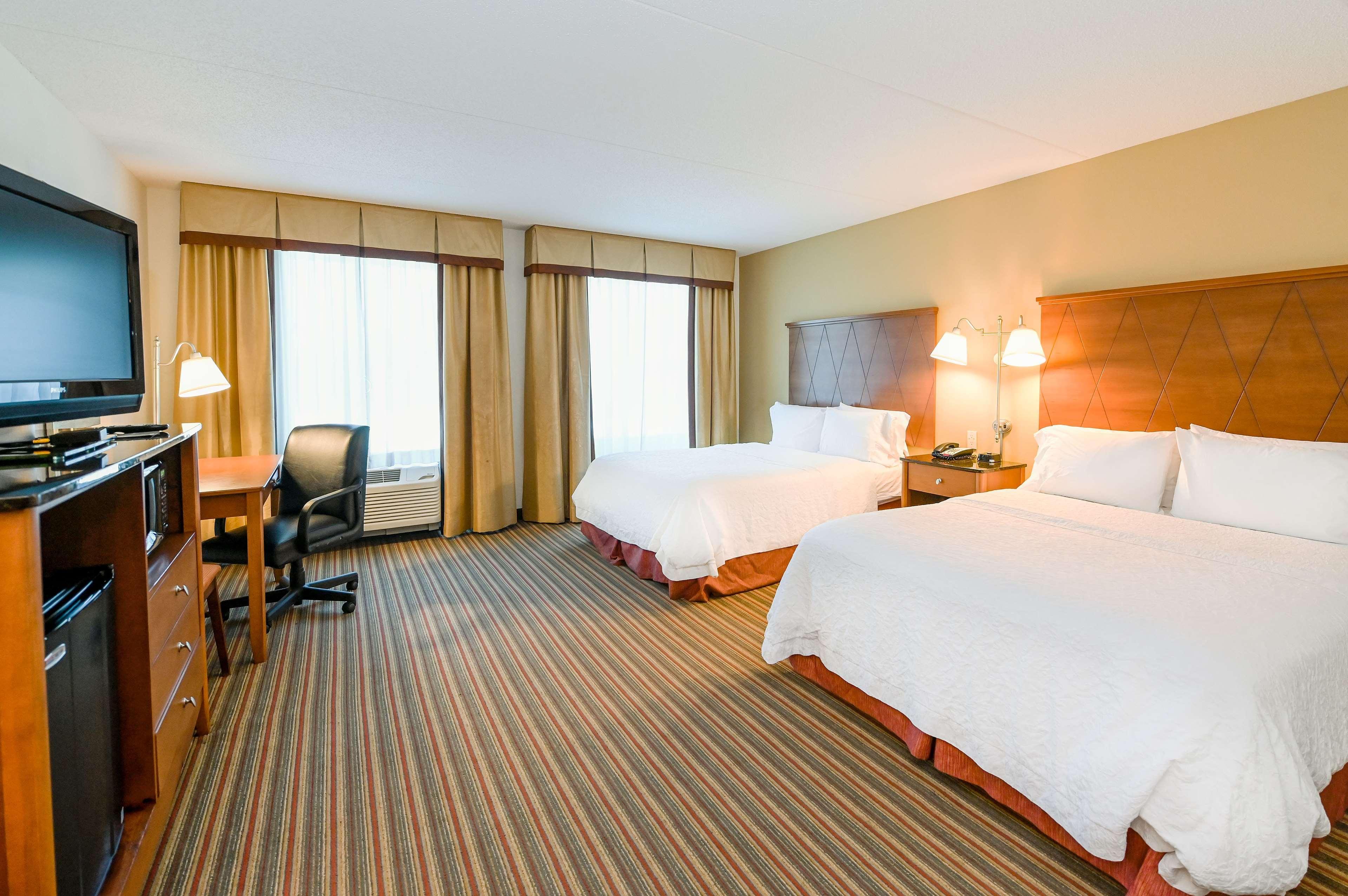 Hampton Inn Hampton-Newport News Exterior photo