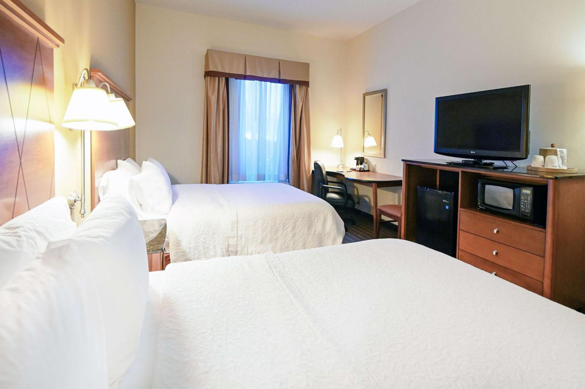 Hampton Inn Hampton-Newport News Exterior photo