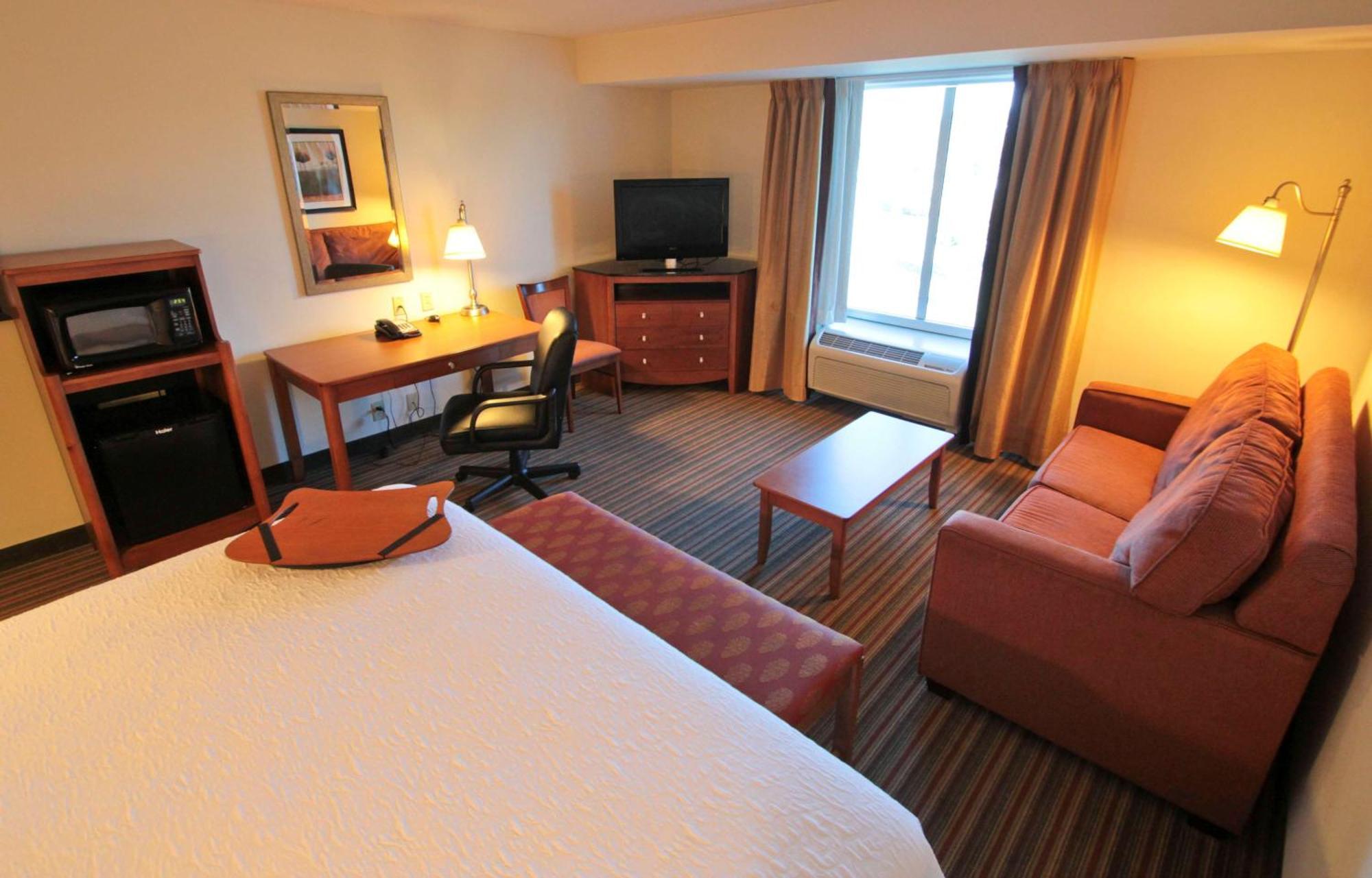Hampton Inn Hampton-Newport News Exterior photo