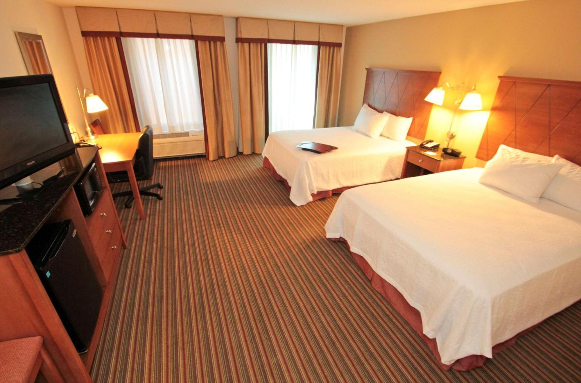 Hampton Inn Hampton-Newport News Exterior photo