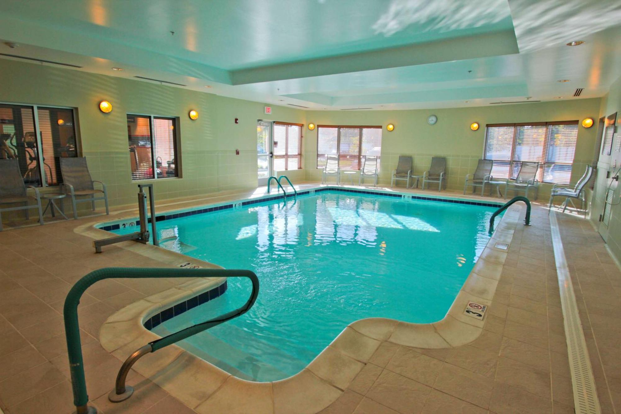 Hampton Inn Hampton-Newport News Exterior photo