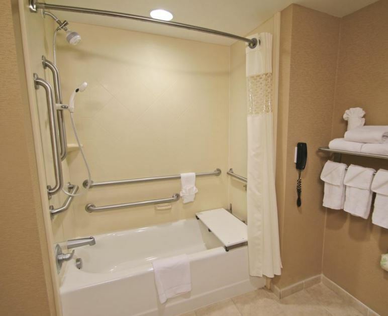 Hampton Inn Hampton-Newport News Exterior photo